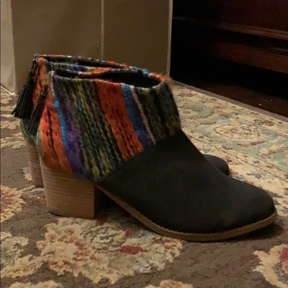 Toms booties brown nwot size 9